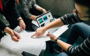 Jak dostać się na dobre praktyki studenckie lub staż Zorganizowani