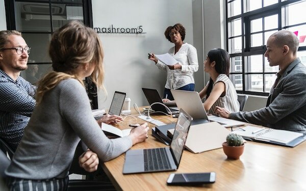 Jak organizować bardziej efektywne spotkania - agenda spotkania i minutki ze spotkan