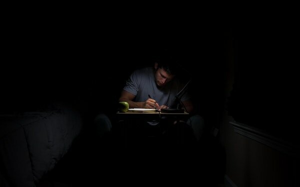 Praca dyplomowa - 5 błędów, które mogą kosztować Cię mnóstwo czasu pracy dyplomowej