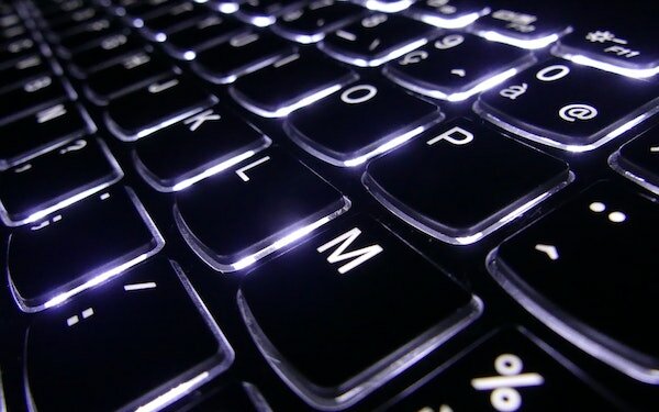 Służbowe maile - jak sobie z nimi sprawnie radzić nie tracąc czasu